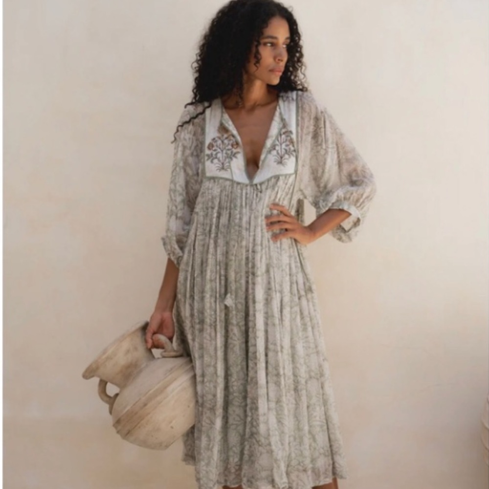 Midi Diya dress in Pistachio